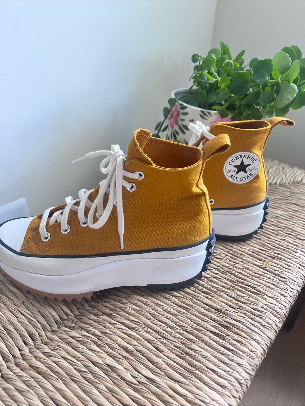 Converse Run Star Hike High-Top Sneakers in Saffron Yellow Platform Size W 7.5